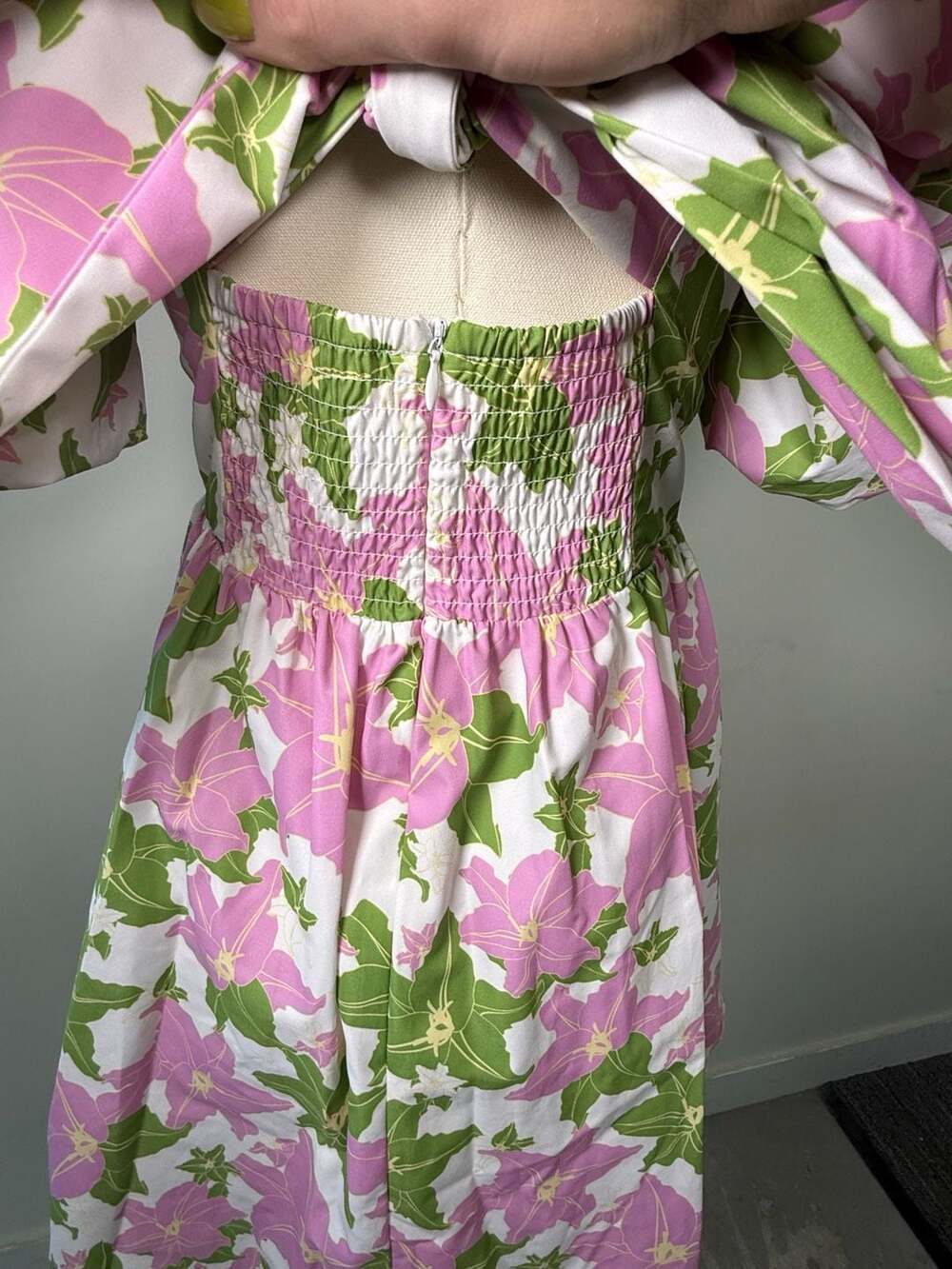 Kinsley + Zoey Levana Floral Puff Sleeve Bow Back Dress - Picture 5 of 8